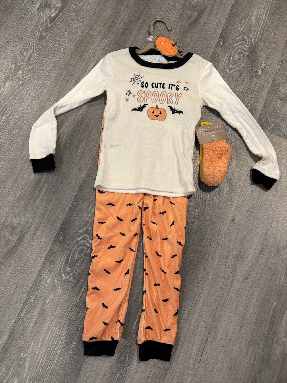 🆕 5T “Spooky” outfit set